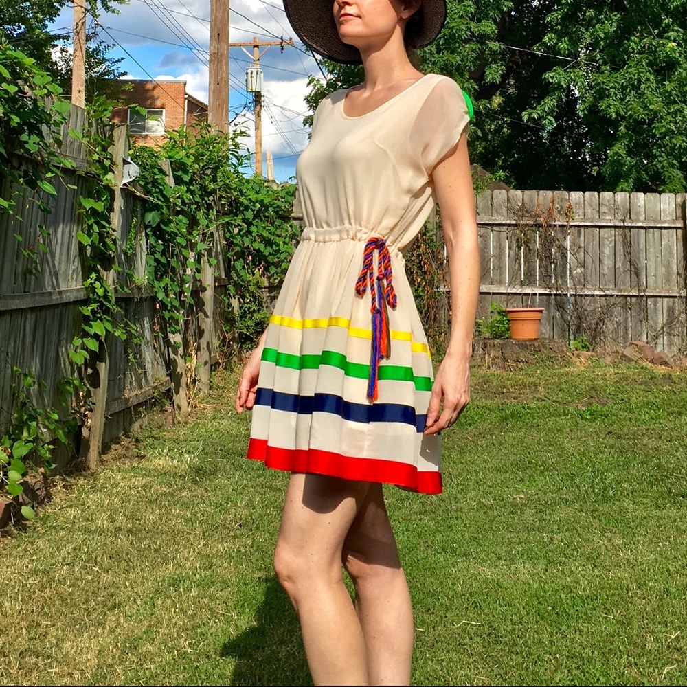 ❤️NWT Somewhere Over the Rainbow Ribbon Dress❤️